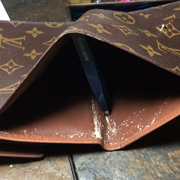 Louis Vuitton Wallet - Picture 4 of 8